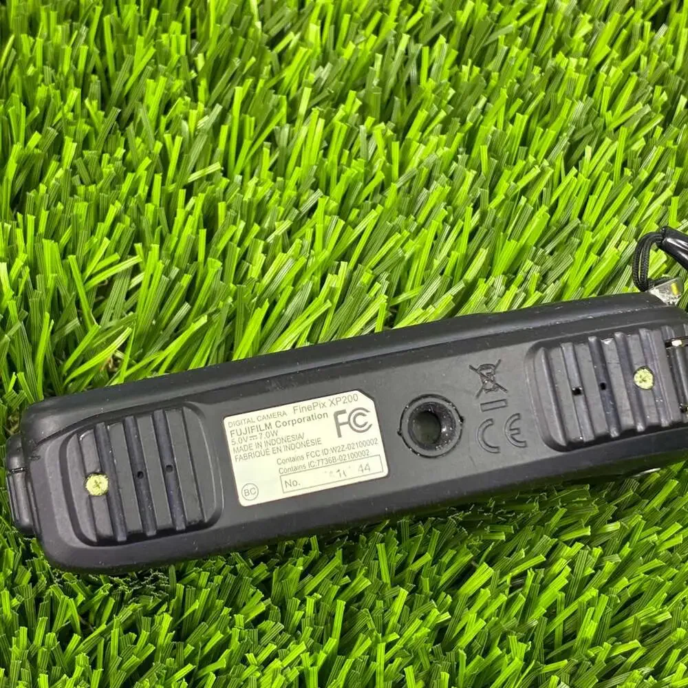 Fujifilm FinePix XP200 Waterproof Digital Camera with Battery, Charger, and 16GB